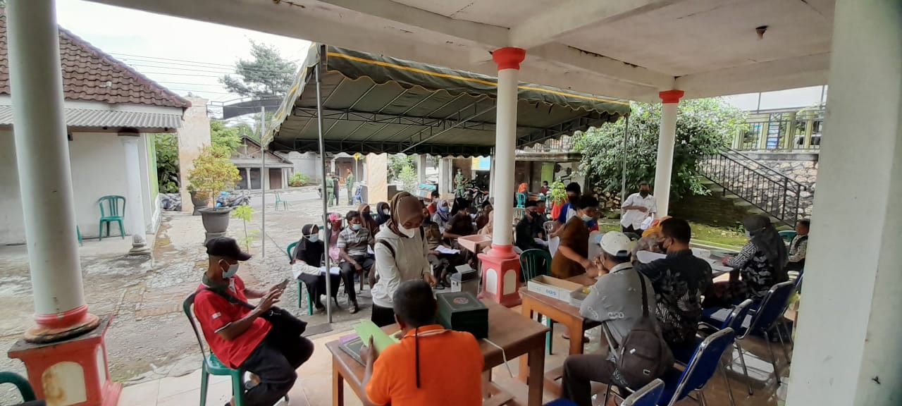 PEMBAGIAN SERTIFIKAT TANAH PROGRAM PTSL TAHAP 3 DESA BINANGUN