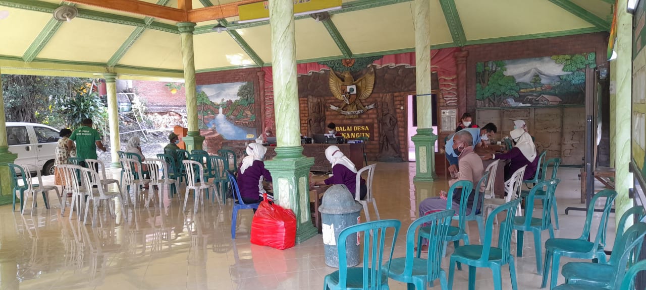 KEGIATAN VAKSINASI DOSIS II DESA BINANGUN KEGIATAN VAKSINASI DOSIS II DESA BINANGUN