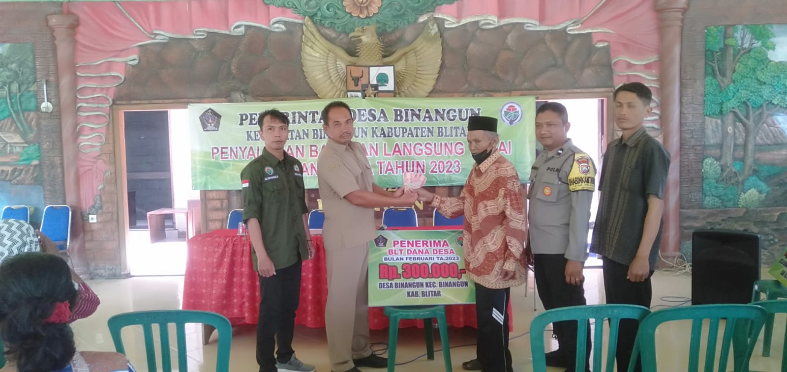 PENYALURAN BANTUAN DANA DESA BLT-DD BULAN JANUARI - FEBRUARI TH.2023 DS.BINANGUN KAB. BLITAR