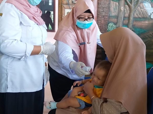 IMUNISASI POLIO DESA BINANGUN KECAMATAN BINANGUN KABUPATEN BLITAR