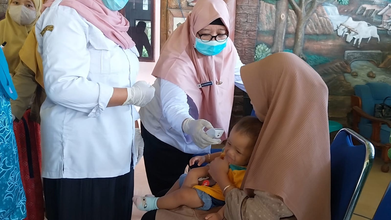 IMUNISASI POLIO DESA BINANGUN KECAMATAN BINANGUN KABUPATEN BLITAR