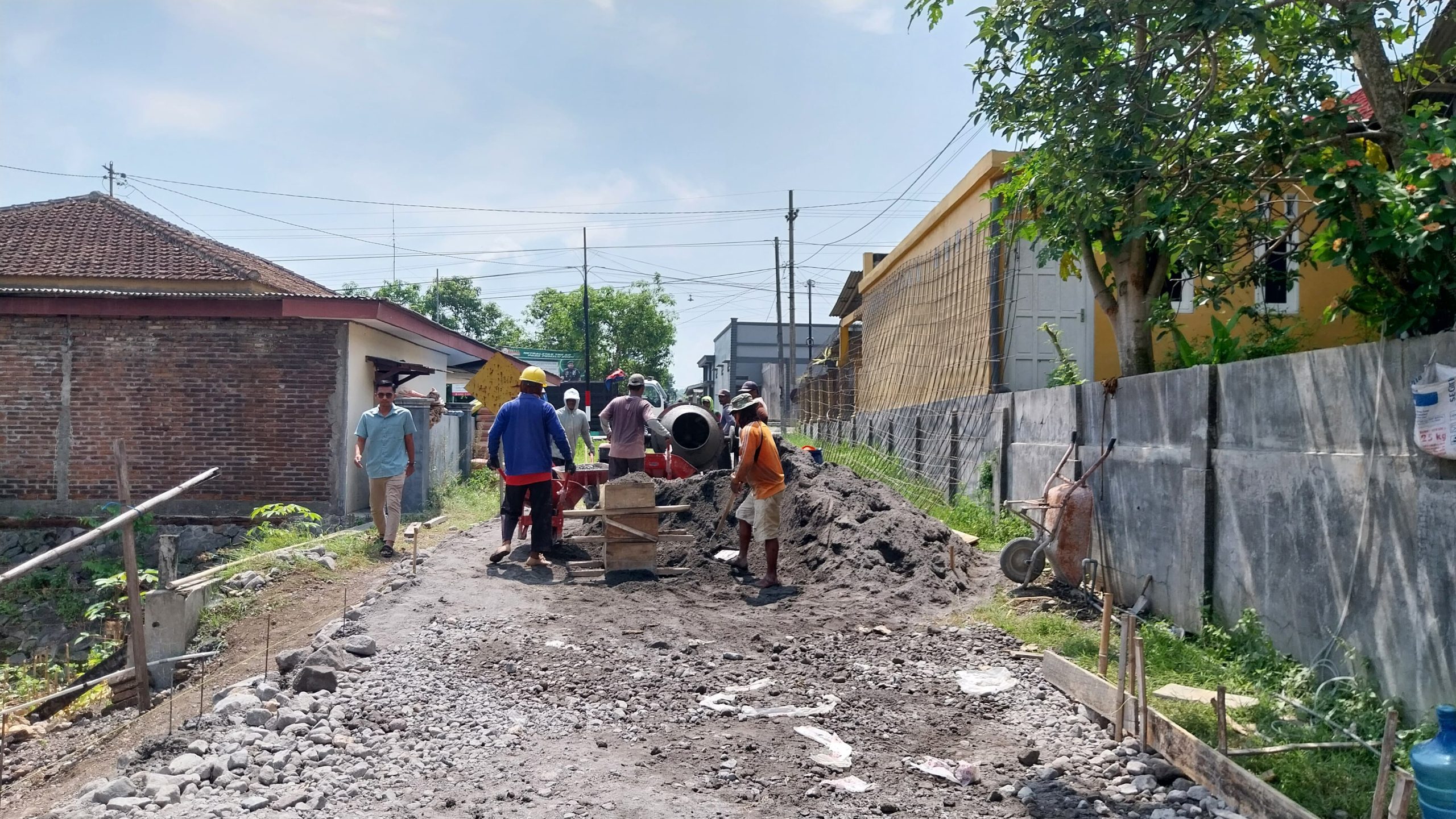 PEMBANGUNAN INFRASTRUKTUR JALAN DESA: MEWUJUDKAN KEMAJUAN DAN KESEJAHTERAAN PEMBANGUNAN INFRASTRUKTUR JALAN DESA: MEWUJUDKAN KEMAJUAN DAN KESEJAHTERAAN