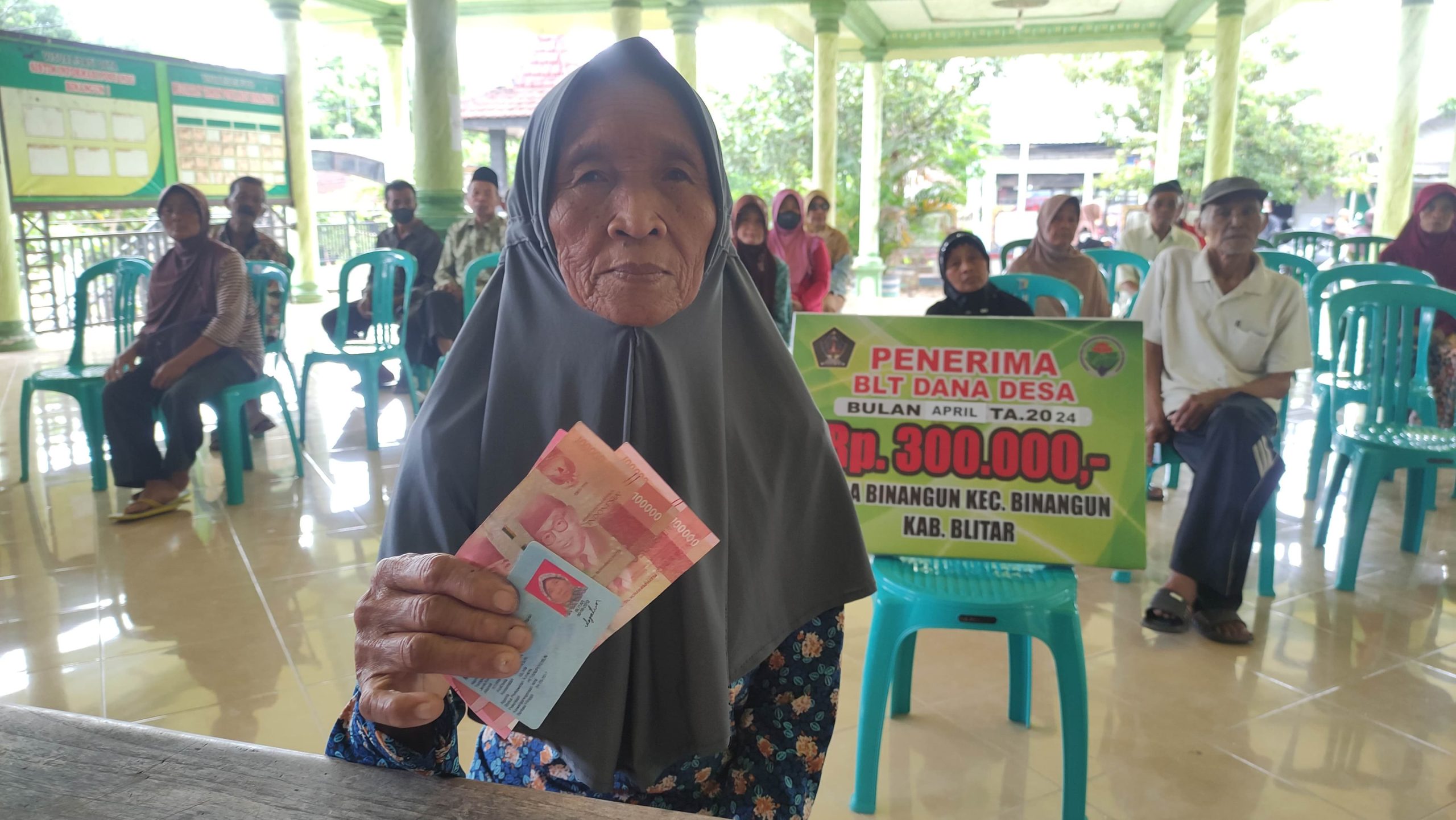 PENYALURAN BANTUAN DANA DESA BULAN APRIL DESA BINANGUN KECAMATAN BINANGUN KABUPATEN BLITAR PENYALURAN BANTUAN DANA DESA BULAN APRIL DESA BINANGUN KECAMATAN BINANGUN KABUPATEN BLITAR