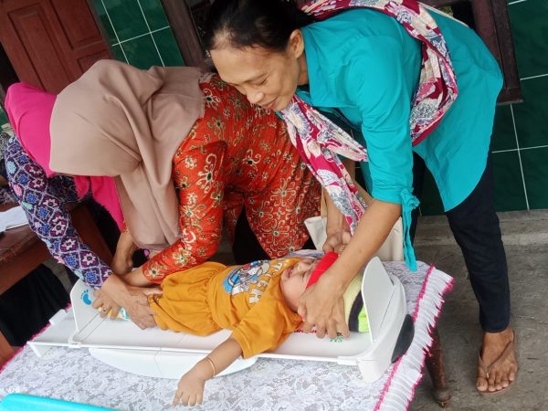 PELAKSANAAN POSYANDU PMT BALITA BULAN MEI