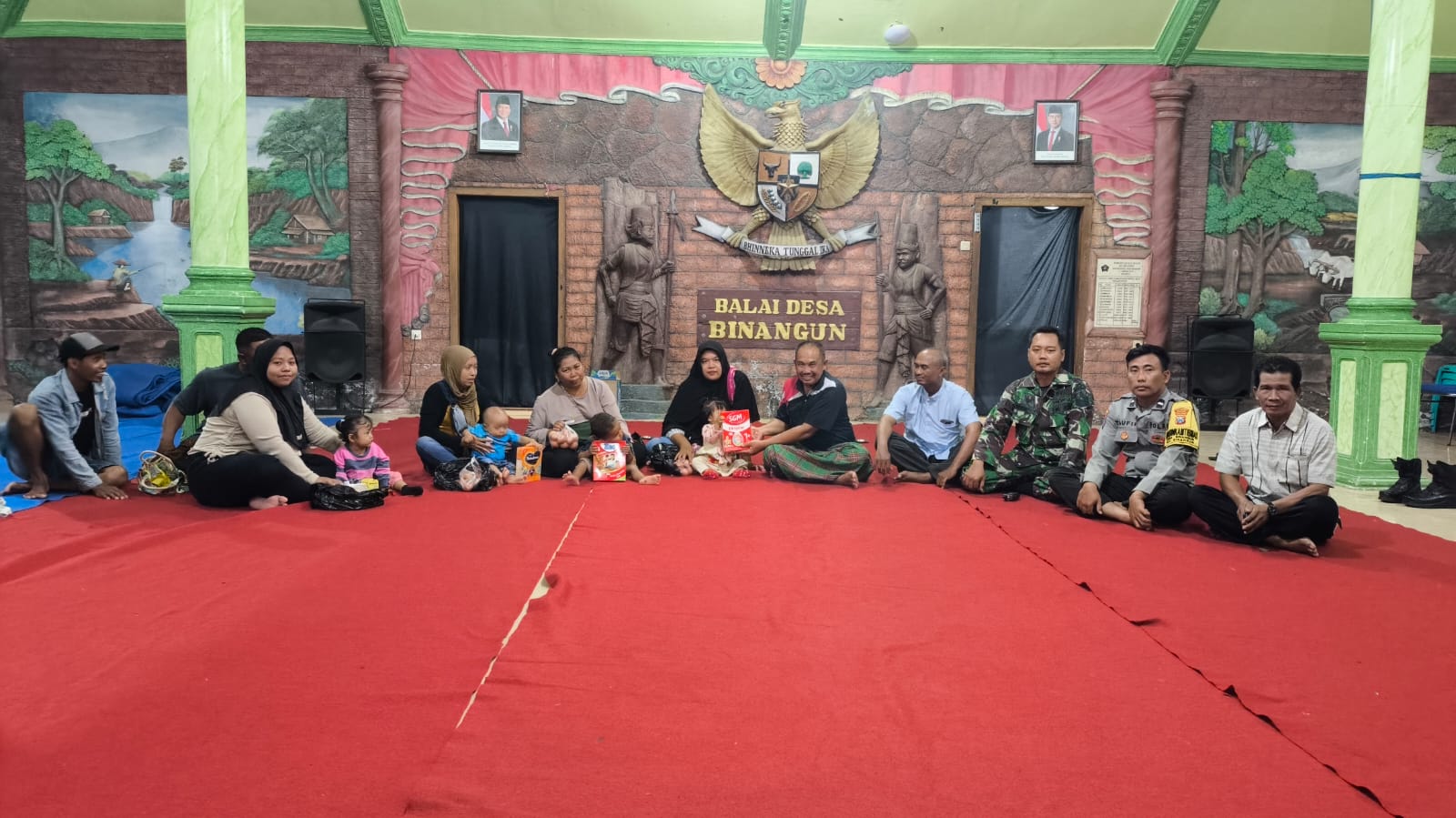PEMBAGIAN PMT BALITA STUNTING DI DESA BINANGUN PEMBAGIAN PMT BALITA STUNTING DI DESA BINANGUN