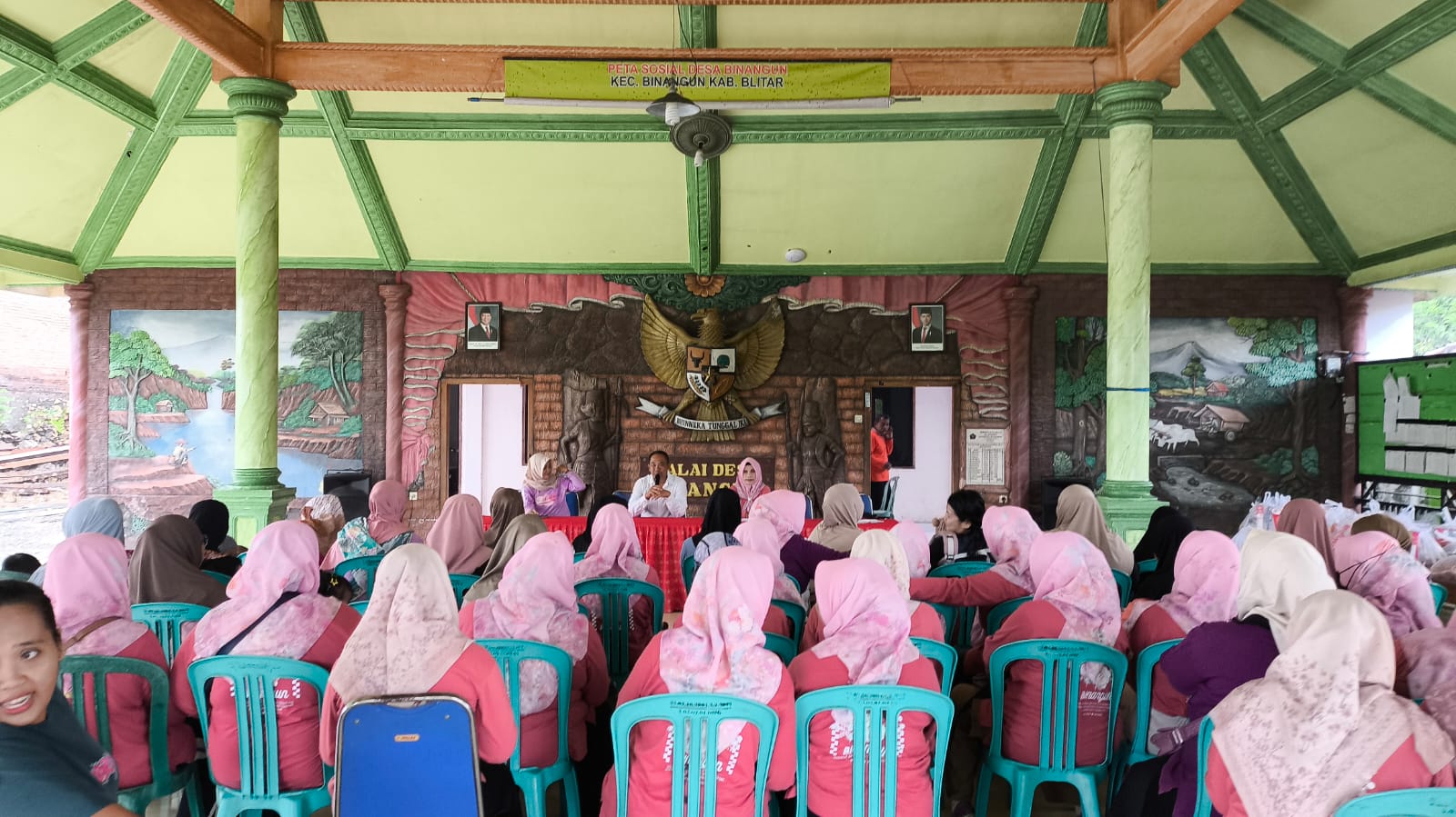 Pembagian PMT Balita Stunting Desa Binangun